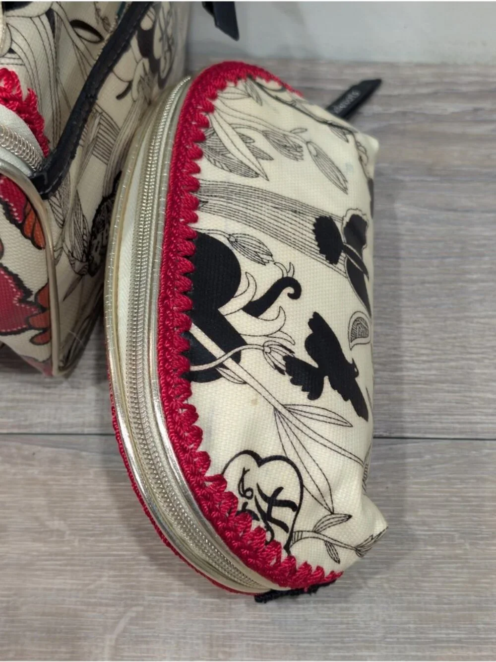 Sakroots Artist Circle Peace Print Birds Hanging Travel Organizer & Makeup Bag